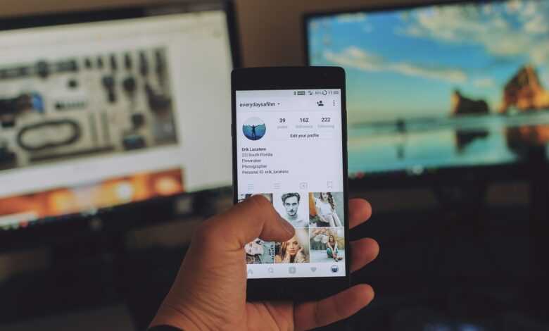 mobile, phone, social media, media, electronic, gadget, modern, technology, touchscreen, social media, social media, social media, social media, social media